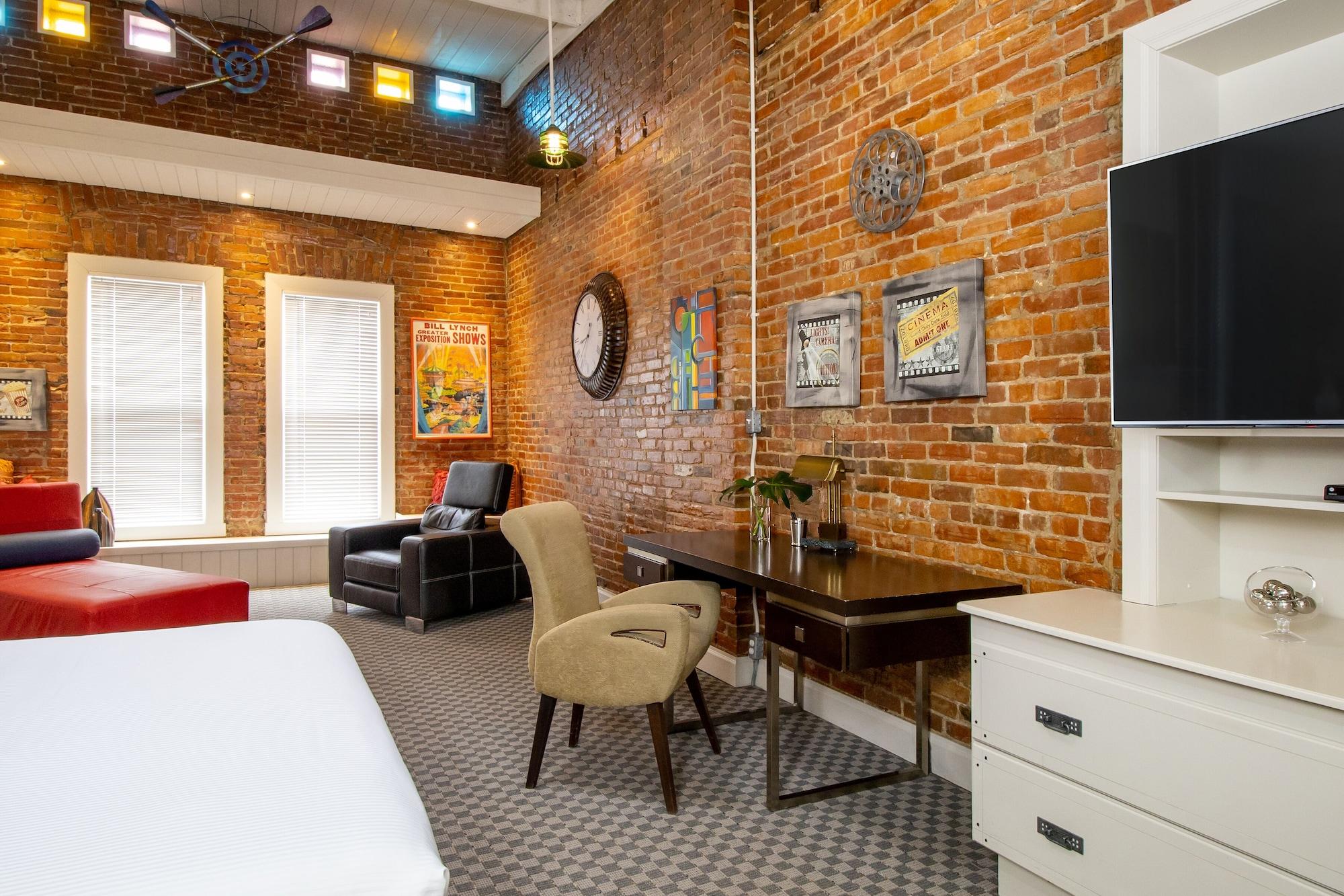 Retro Suites Hotel Chatham-Kent Exterior photo